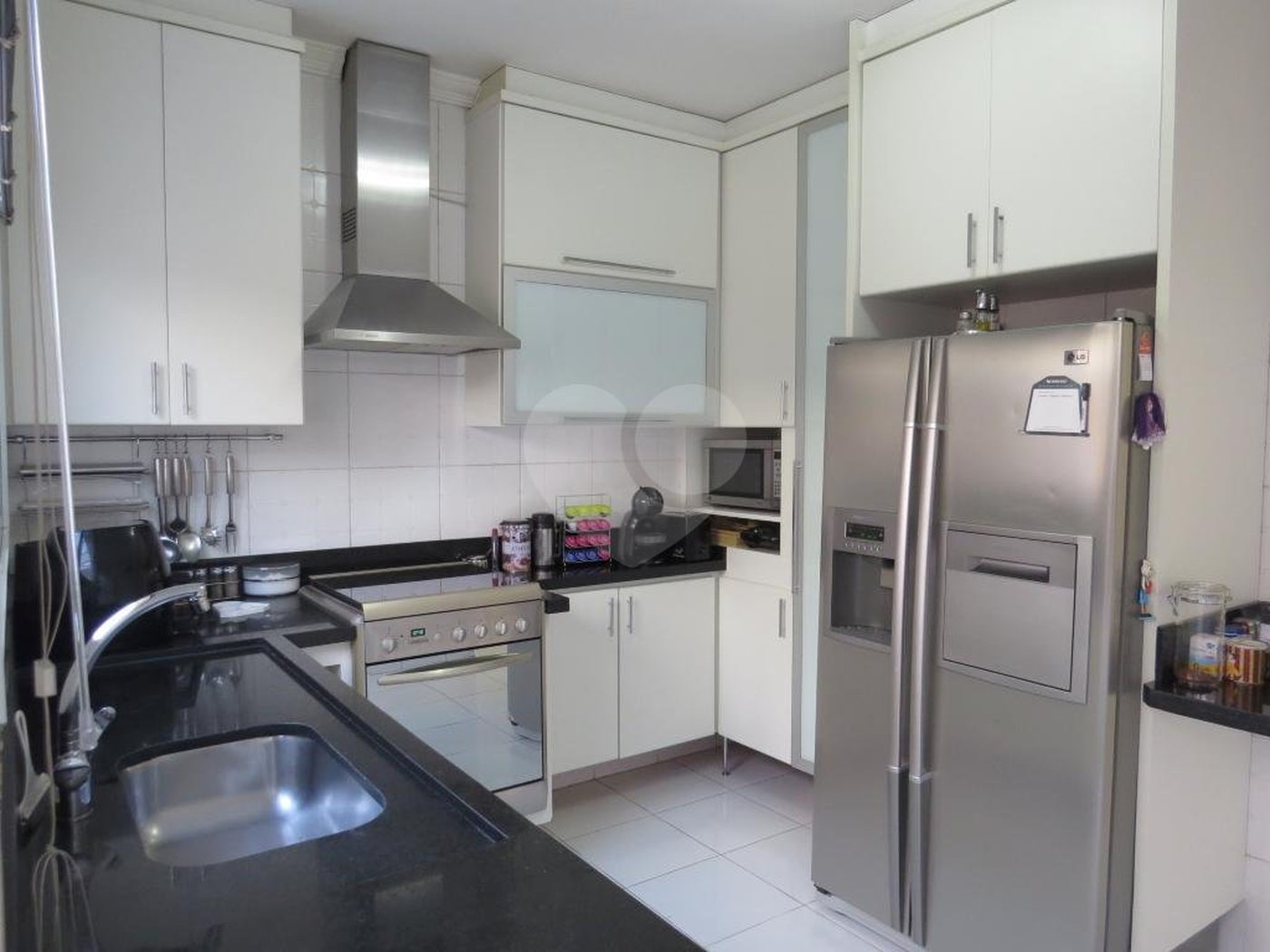 Casa à venda com 3 quartos, sendo 1 suíte, no condomínio Taquaral Village, São Paulo - SP