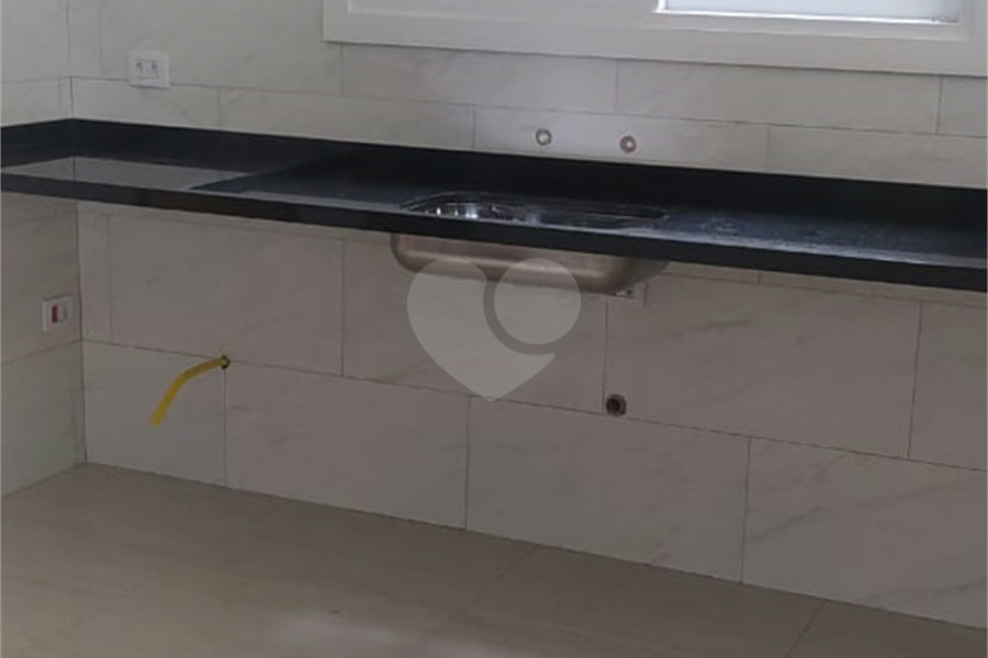 Casa à venda com 2 quartos, sendo 1 suíte, no condomínio Figueira Garden, Atibaia - SP