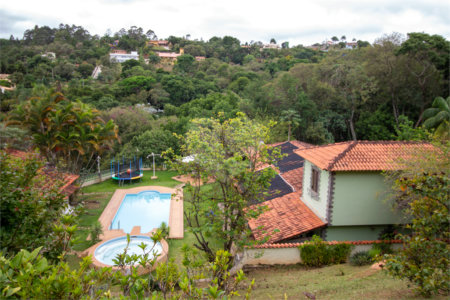 Casa à venda ou para alugar com 5 quartos, sendo 2 suítes, no condomínio Restinga Verde, São Roque - SP