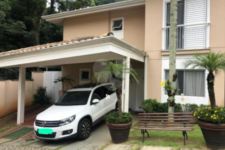 Casa à venda com 4 quartos, sendo 2 suítes, no condomínio Sunríse, São Paulo - SP