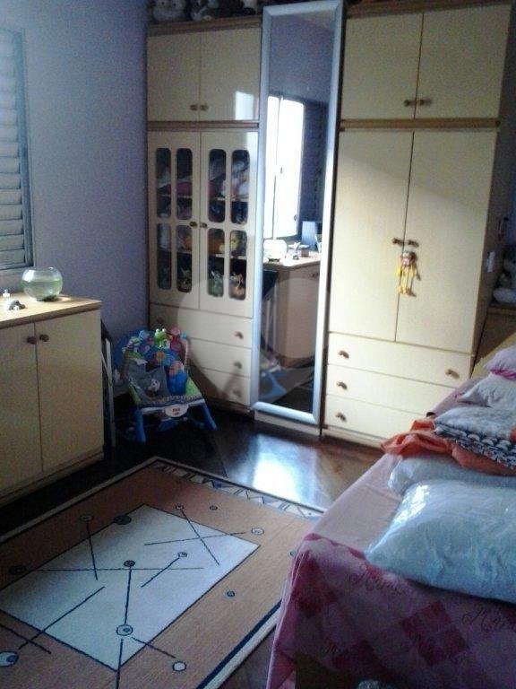 Sobrado à venda com 3 quartos, sendo 1 suíte, em Vila Galvão, Guarulhos, SP