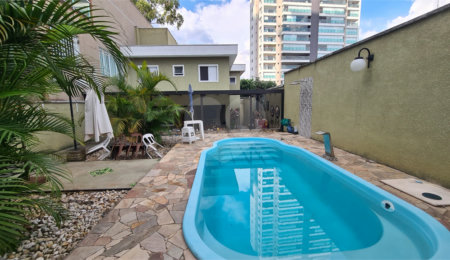 Sobrado à venda com 4 quartos, sendo 2 suítes,  em Santa Teresinha, São Paulo, SP