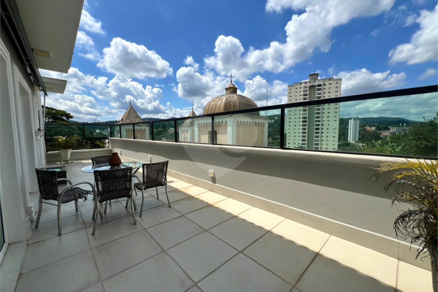 Casa à venda com 3 suítes no condomínio Quinta de Santo Antônio, São Paulo - SP
