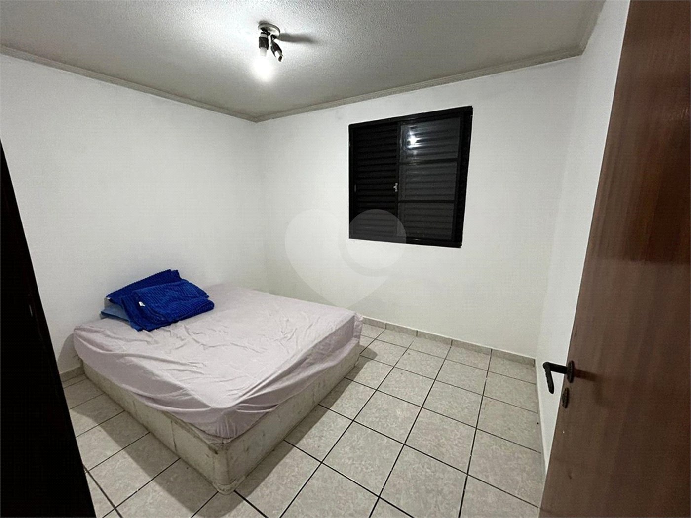 Apartamento com 03 Dormitórios, á venda, em São Carlos-SP.