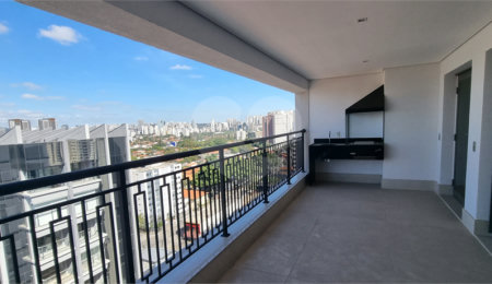 Apartamento à venda com 3 suítes em Moema, São Paulo, SP