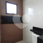 Casa à venda com 2 suítes no condomínio Residencial Paranaguá, São Paulo - SP
