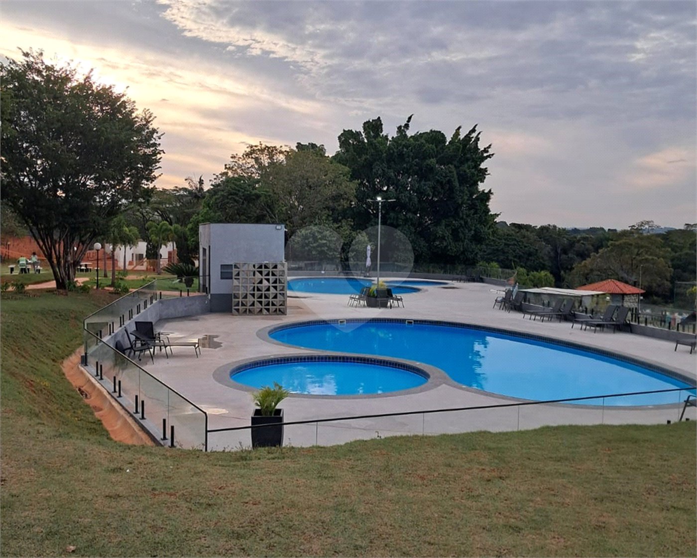 Casa à venda com 3 quartos, sendo 1 suíte,  no condomínio Helena Maria, Sorocaba - SP
