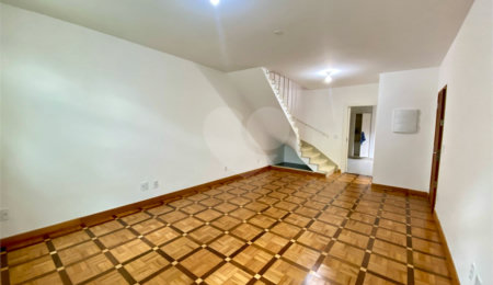 Sobrado à venda com 4 quartos, sendo 1 suíte,  em Vila Guarani (z Sul), São Paulo, SP