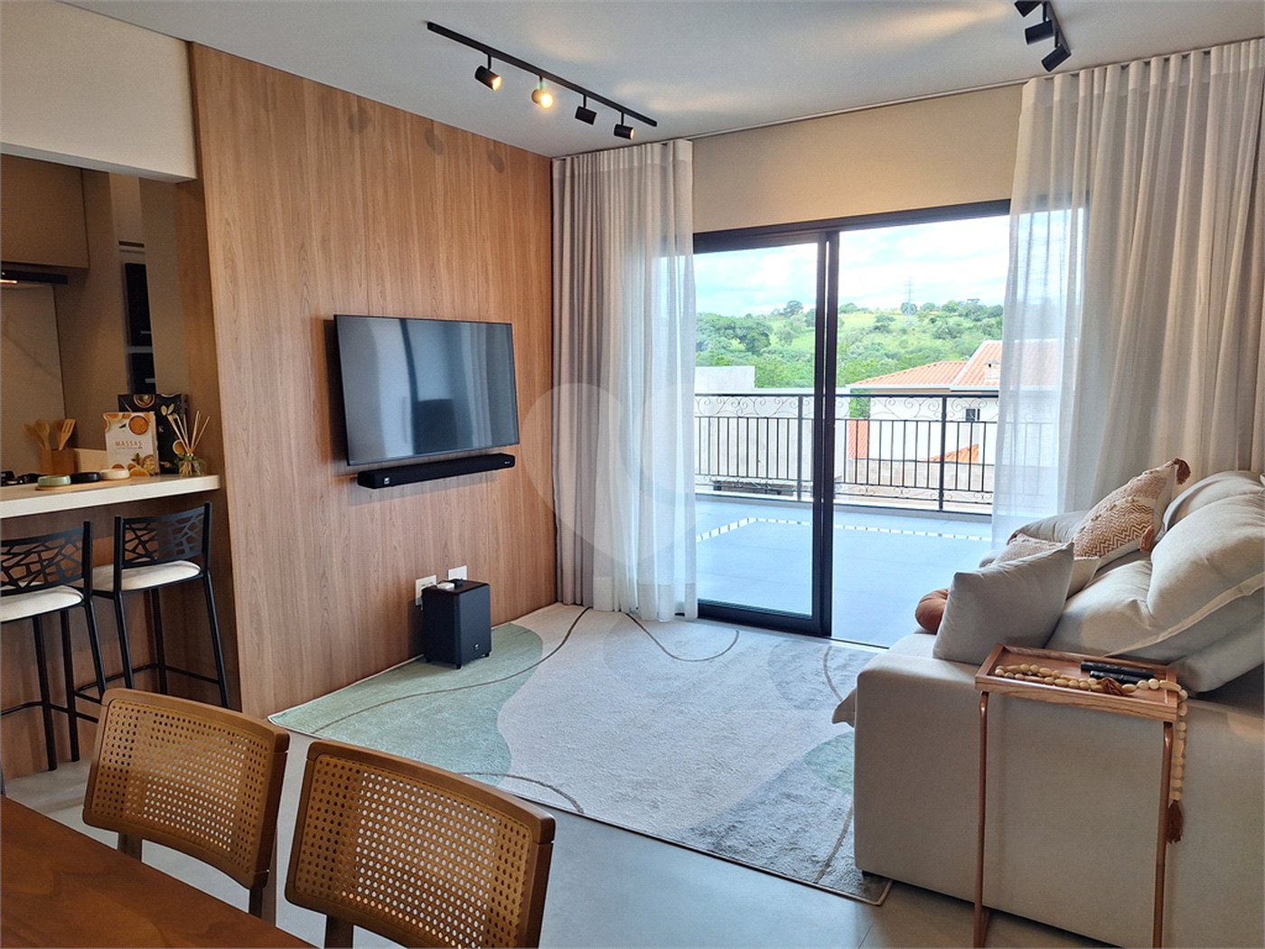 Apartamento à venda com 3 quartos, sendo 1 suíte,  no Centro, Vinhedo, SP