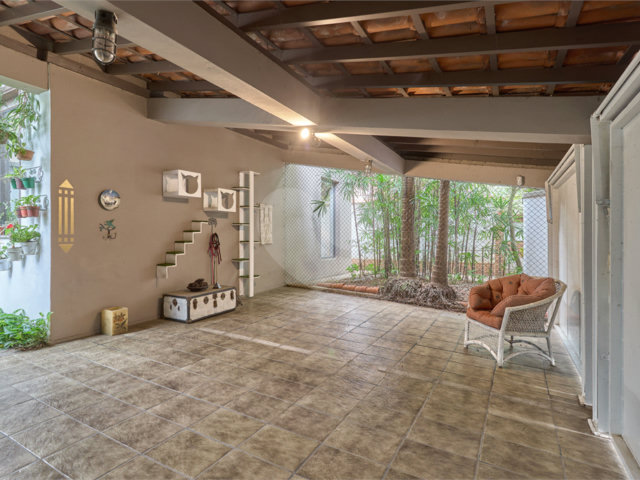 Casa à venda com 4 suítes em Granja Julieta, São Paulo, SP