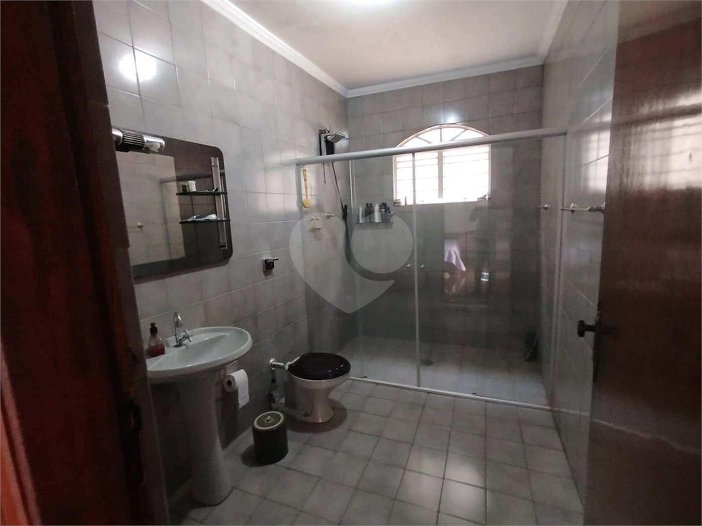Casa à venda com 3 quartos, sendo 1 suíte, em Jardim Leocádia, Sorocaba, SP