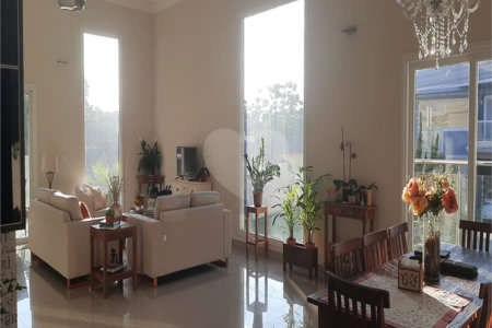 Casa à venda com 3 suítes no condomínio Reserva dos Vinhedos, Louveira - SP