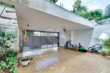Casa de Vila à venda com 3 quartos, sendo 1 suíte, em Alto da Boa Vista, São Paulo, SP