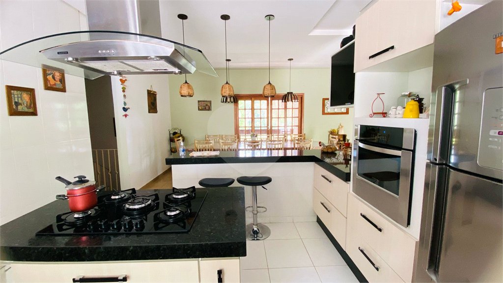 Casa à venda com 3 suítes em Dos Finco, São Bernardo do Campo, SP