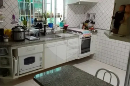 Sobrado à venda com 3 quartos, sendo 1 suíte, em Jaguaré, São Paulo, SP