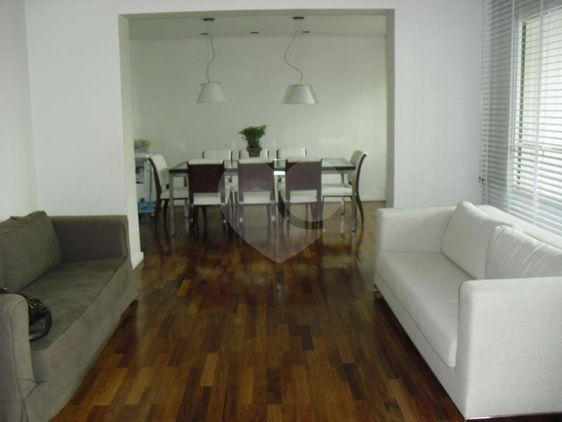 Cobertura à venda com 4 quartos, sendo 3 suítes, em Campo Belo, São Paulo, SP