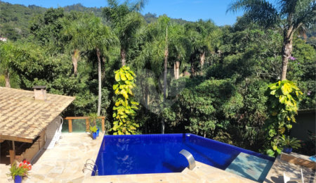 Casa à venda com 3 quartos, sendo 1 suíte,  no condomínio Residencial Bosque da Serra, Mairiporã - SP