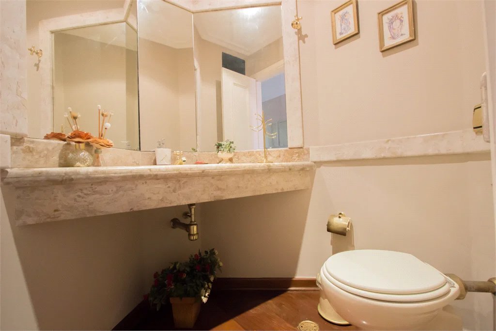 Apartamento à venda com 3 quartos, sendo 1 suíte, em Vila Andrade, São Paulo, SP