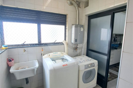 Apartamento à venda com 3 suítes em Vila Suzana, São Paulo, SP