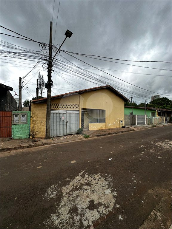 Casa à venda com 10 quartos no Centro, Ponta Porã, MS