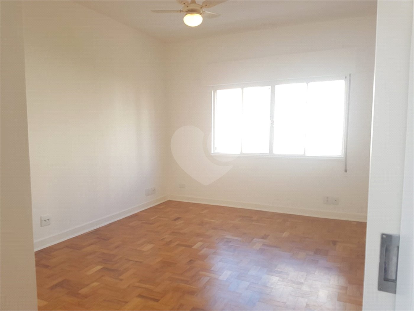 Apartamento à venda com 3 quartos, sendo 1 suíte, em Jardim Paulista, São Paulo, SP