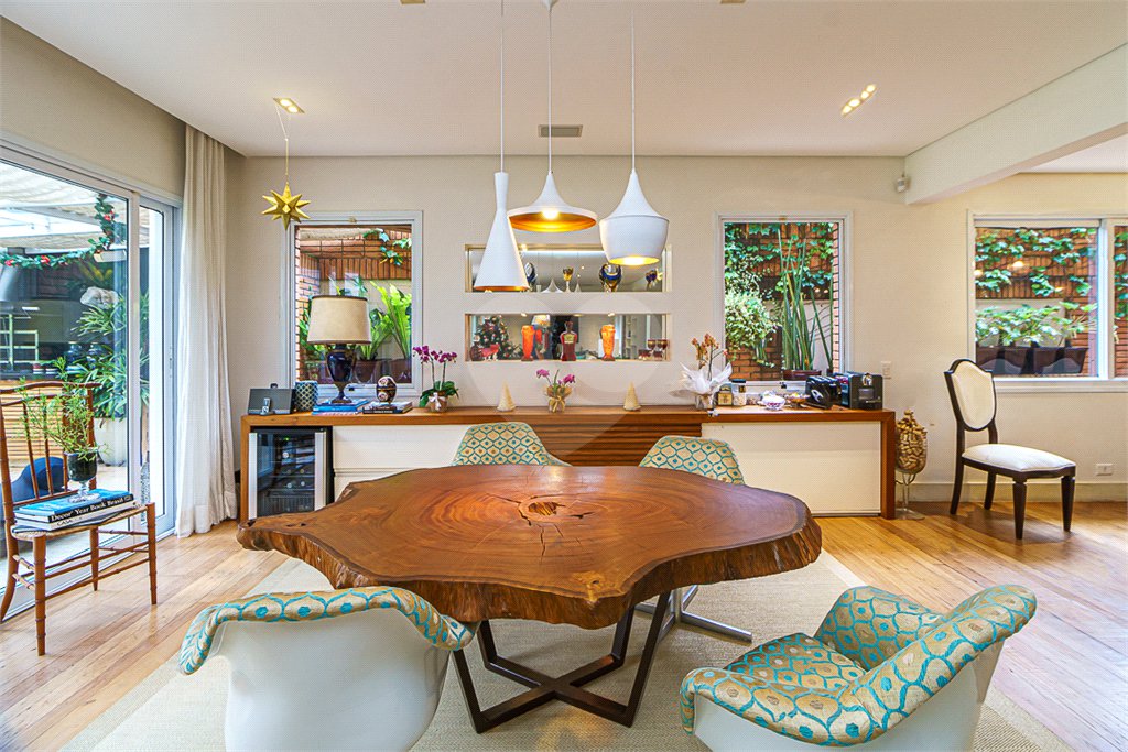 Casa à venda com 5 suítes em Jardim Morumbi, São Paulo, SP