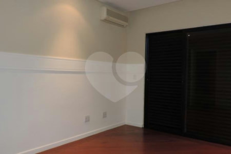 Apartamento à venda com 3 suítes em Jardim Marajoara, São Paulo, SP