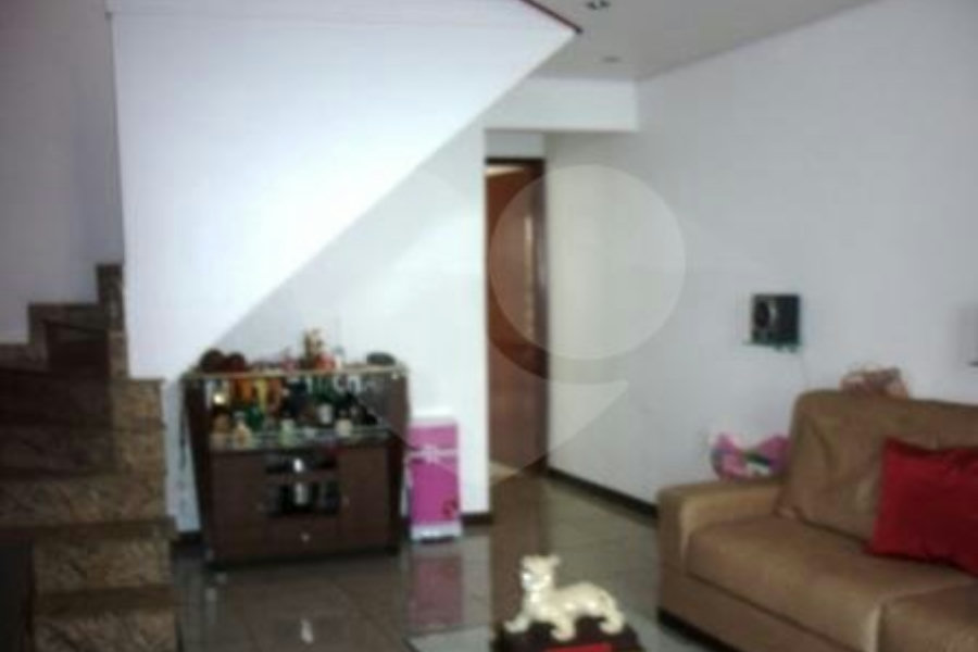 Sobrado à venda com 3 quartos, sendo 1 suíte, em Jardim Virginia Bianca, São Paulo, SP