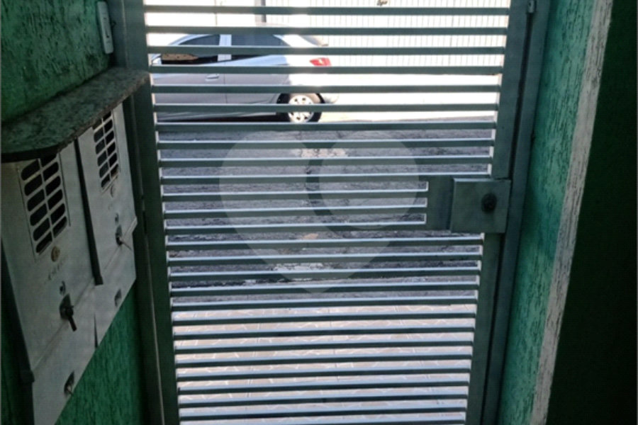 Sobrado à venda com 6 quartos em Horto, São Paulo, SP