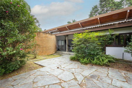 Casa à venda com 3 suítes no condomínio Chácara Flora, São Paulo - SP