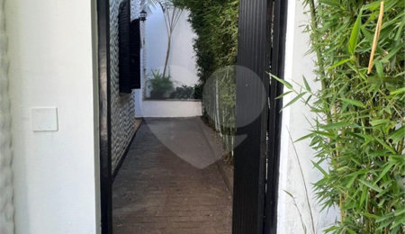 Casa à venda com 5 quartos, sendo 4 suítes,  em Parque Maria Helena, São Paulo, SP