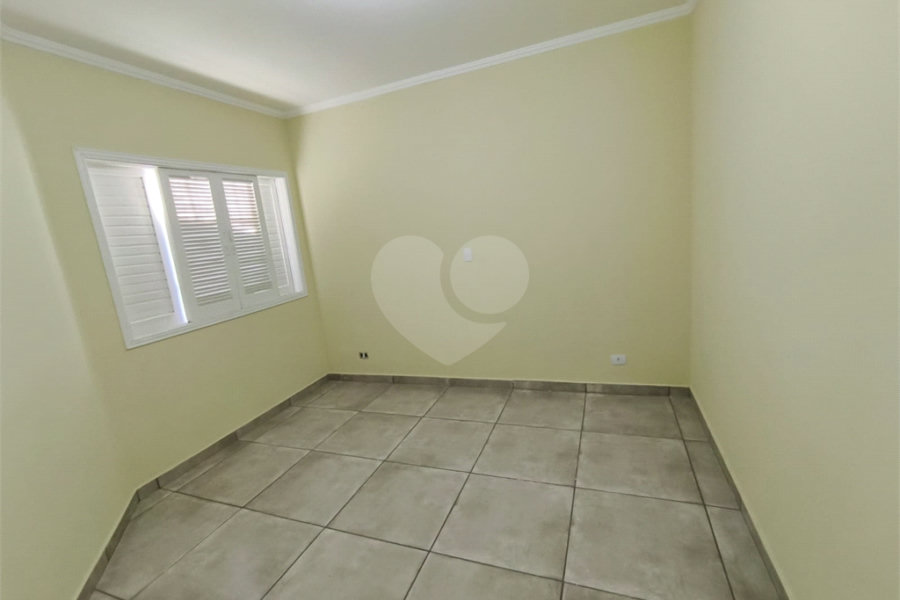 Sobrado à venda com 3 quartos, sendo 1 suíte, em Vila Nivi, São Paulo, SP