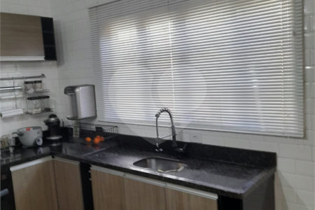 Casa à venda com 3 quartos, sendo 1 suíte,  em Vila Suissa, Mogi das Cruzes, SP