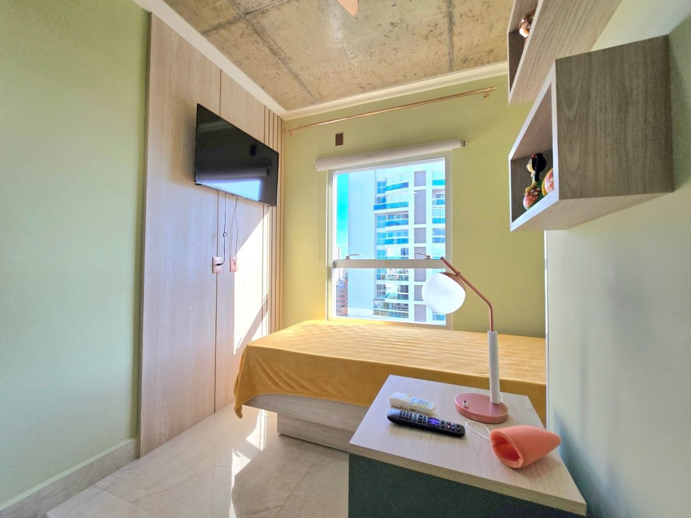 Apartamento com 2 dormitórios à venda, 74 m² por R$ 1.010.000,00 - Embaré - Santos/SP