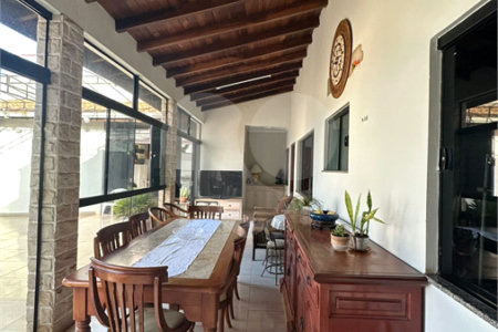 Casa à venda com 3 quartos, sendo 1 suíte,  em Vila Lacíria, Ponta Porã, MS