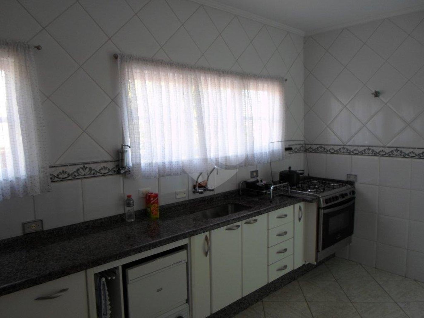 Sobrado à venda com 4 quartos, sendo 1 suíte, em Jardim Virginia Bianca, São Paulo, SP