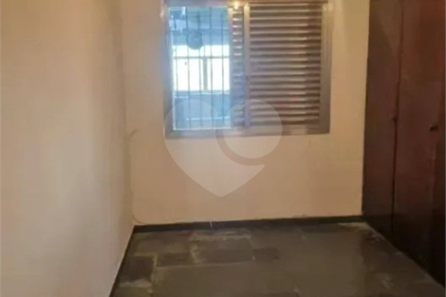 Sobrado à venda com 3 quartos, sendo 1 suíte, em Vila Zat, São Paulo, SP