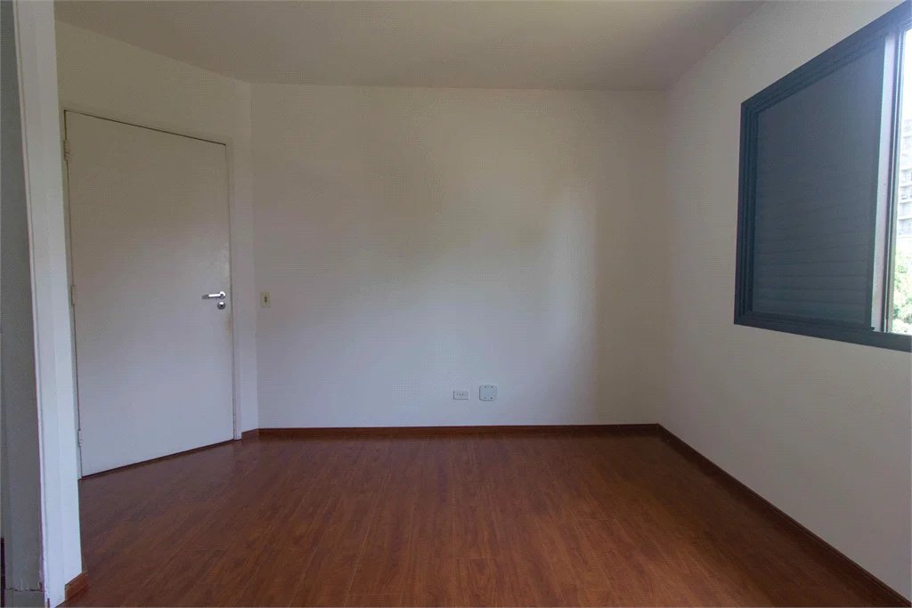 Apartamento à venda com 3 quartos, sendo 1 suíte, em Jardim Ampliação, São Paulo, SP