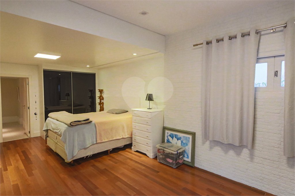 Casa à venda com 6 suítes em Jardim Cordeiro, São Paulo, SP