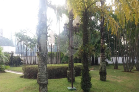 Apartamento à venda com 4 quartos, sendo 3 suítes,  em Vila Andrade, São Paulo, SP