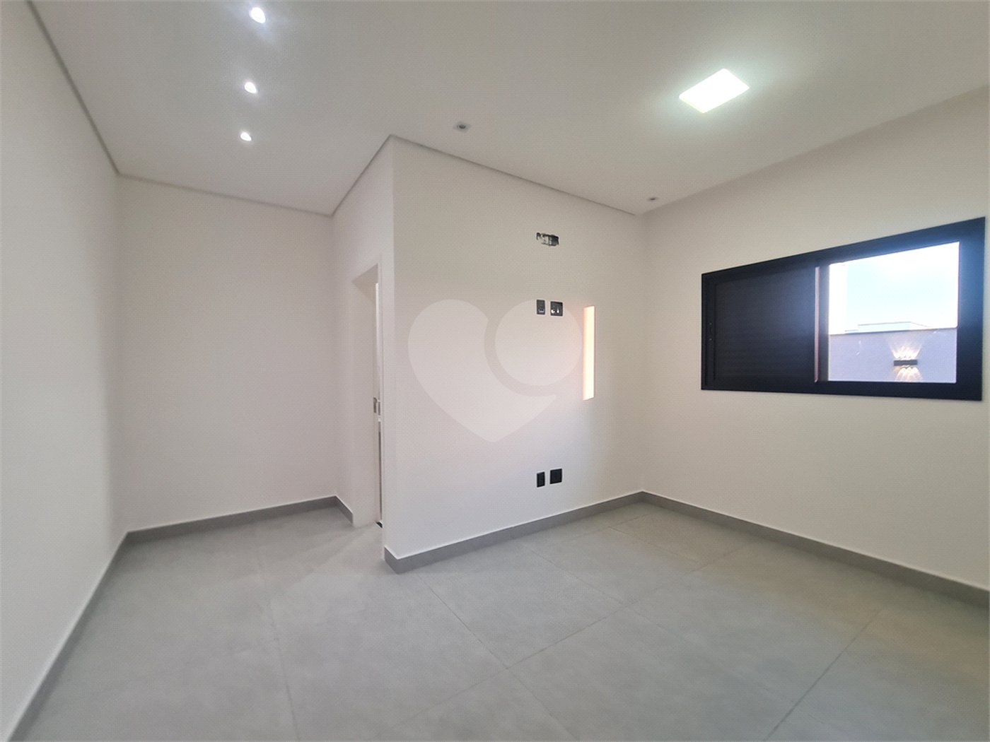 Casa à venda com 3 quartos, sendo 1 suíte, no condomínio Reserva Ipanema I, Sorocaba - SP