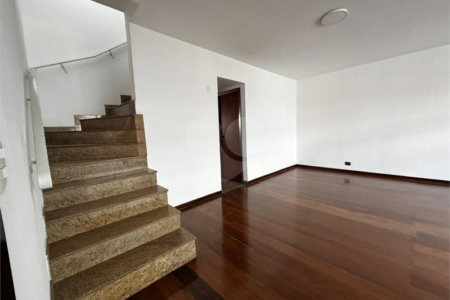 Sobrado à venda com 3 quartos, sendo 1 suíte, em Lauzane Paulista, São Paulo, SP