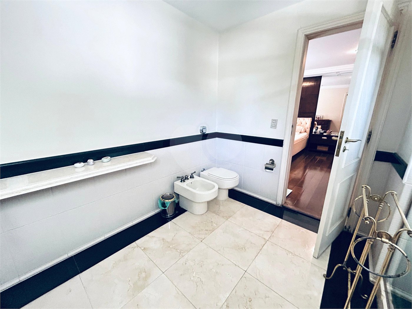 Casa à venda com 8 quartos, sendo 7 suítes, em Barra da Tijuca, Rio de Janeiro, RJ