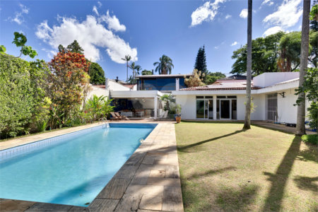 Casa à venda com 4 suítes em Jardim Cordeiro, São Paulo, SP
