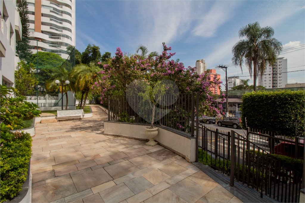 Apartamento à venda com 3 quartos, sendo 1 suíte,  em Jardim Marajoara, São Paulo, SP