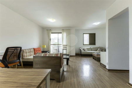 Apartamento à venda com 3 quartos, sendo 1 suíte, em Vila Madalena, São Paulo, SP