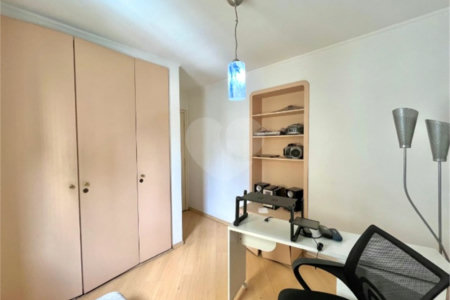 Apartamento à venda com 2 quartos em Moema, São Paulo, SP