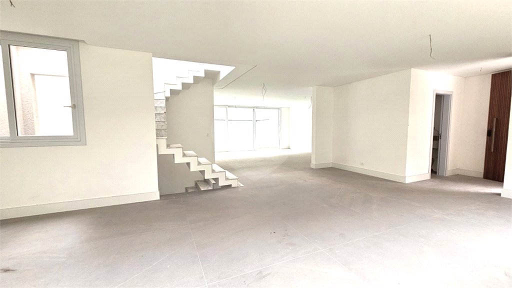 Casa à venda com 4 suítes no condomínio Vila Arese, São Paulo - SP