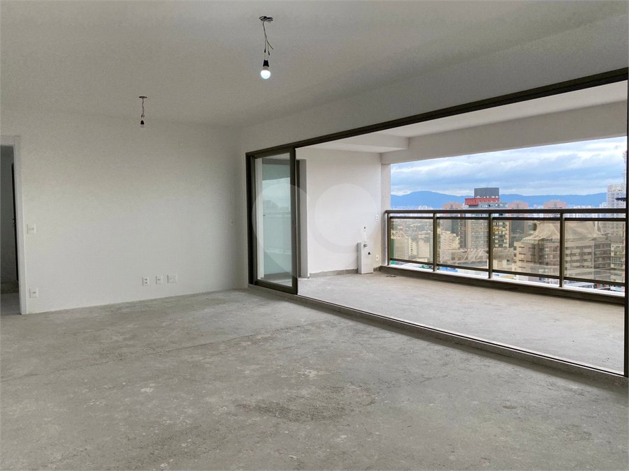 Apartamento à venda com 4 quartos, sendo 2 suítes,  em Perdizes, São Paulo, SP