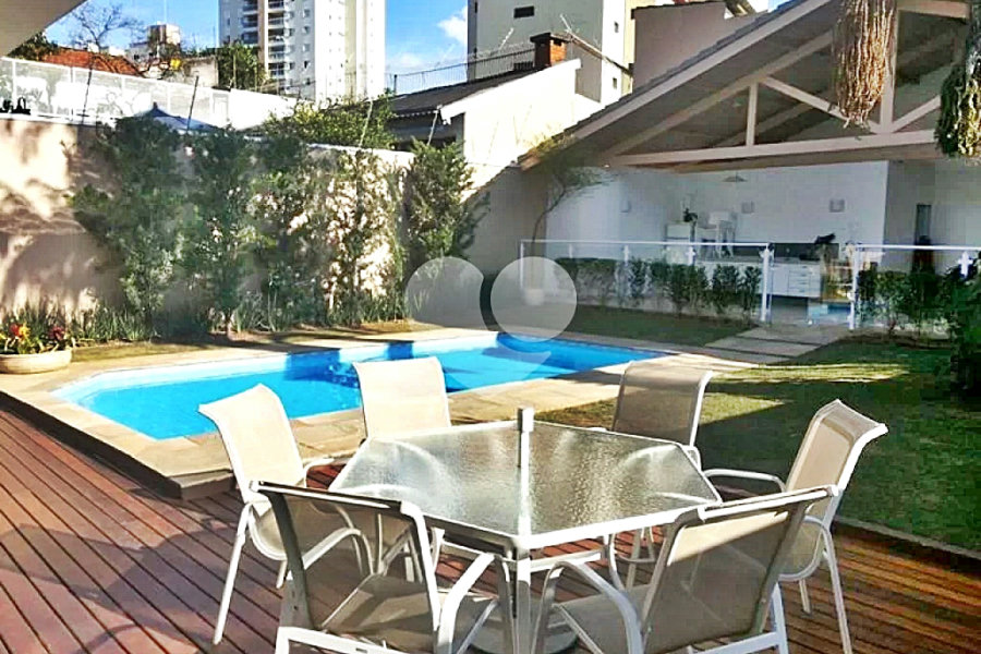 Casa à venda com 4 quartos, sendo 3 suítes, em Santana, São Paulo, SP